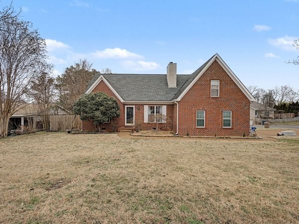 21 Anton Ct, Nashville, TN 37211