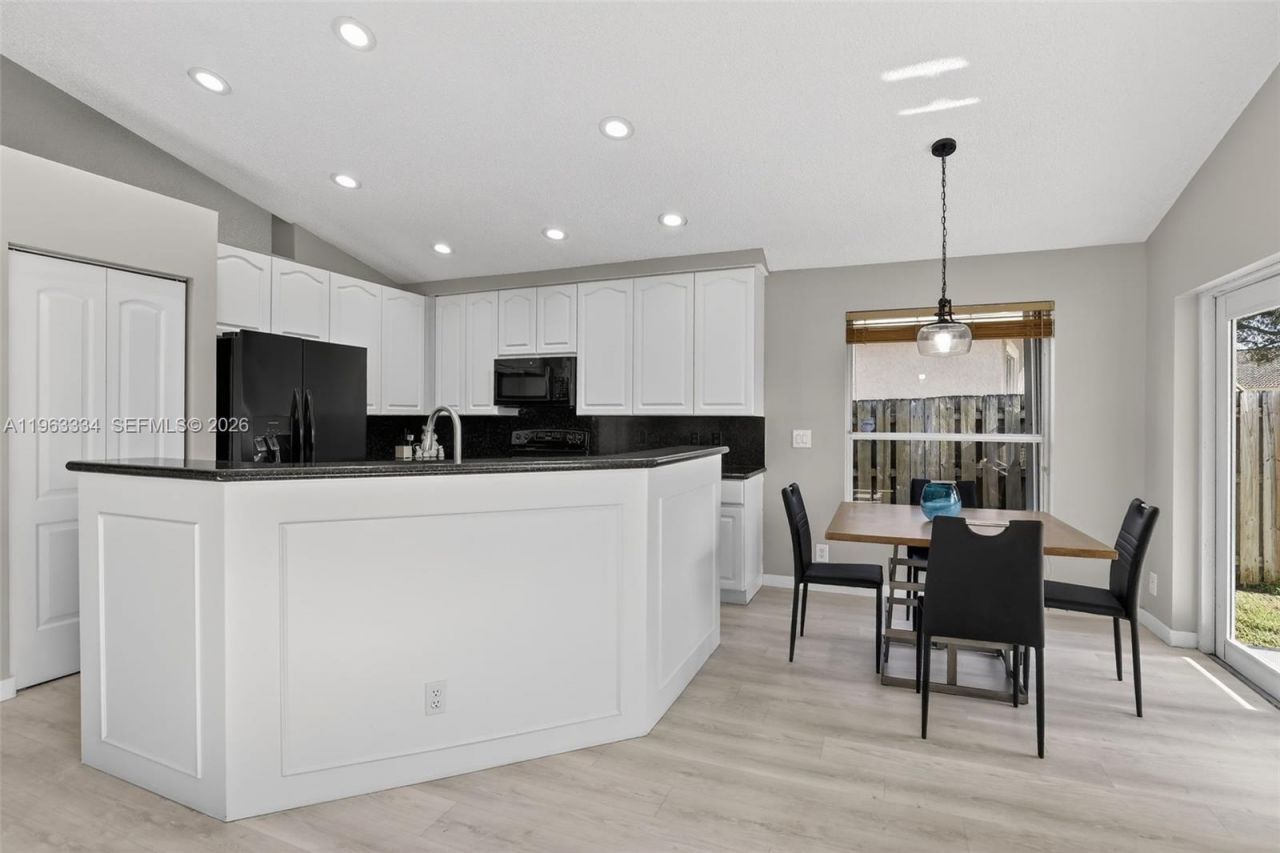 13224 NW 12th St , Pembroke Pines, FL 33028 Photo