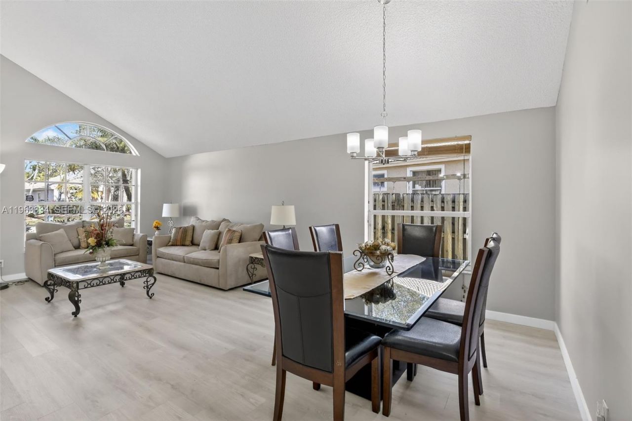 13224 NW 12th St , Pembroke Pines, FL 33028 Photo