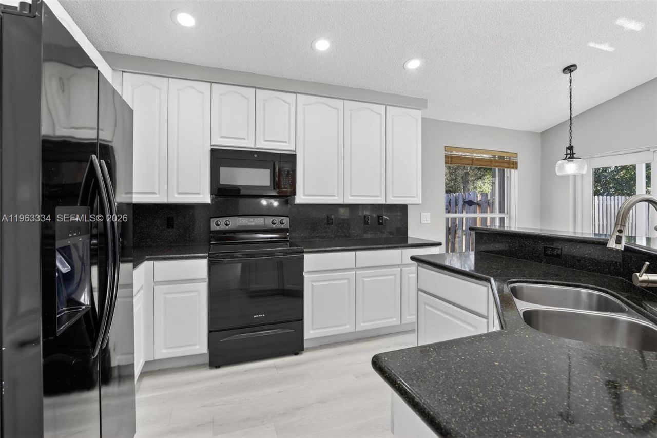 13224 NW 12th St, Pembroke Pines, FL 33028 Photo