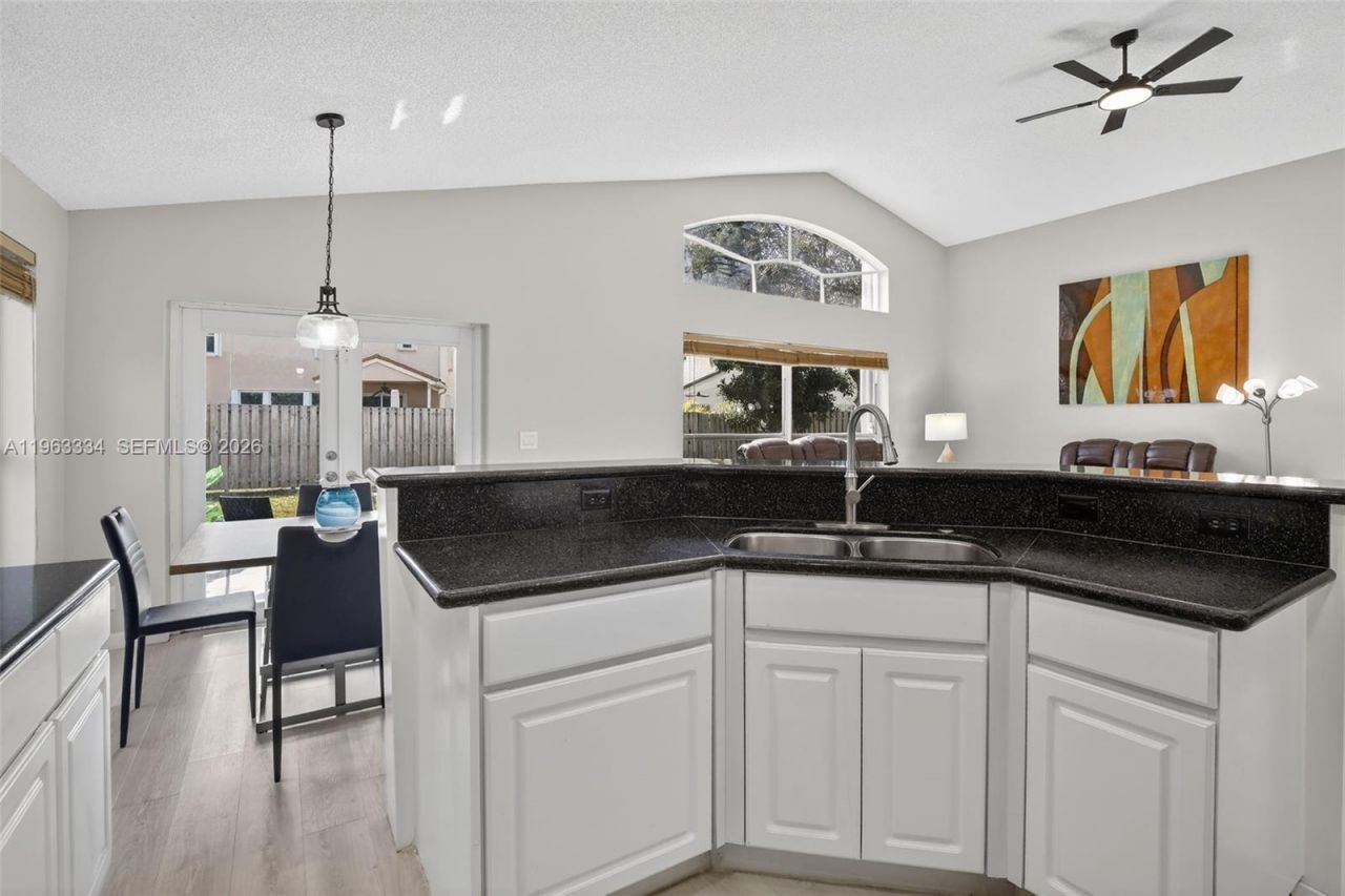 13224 NW 12th St, Pembroke Pines, FL 33028 Photo