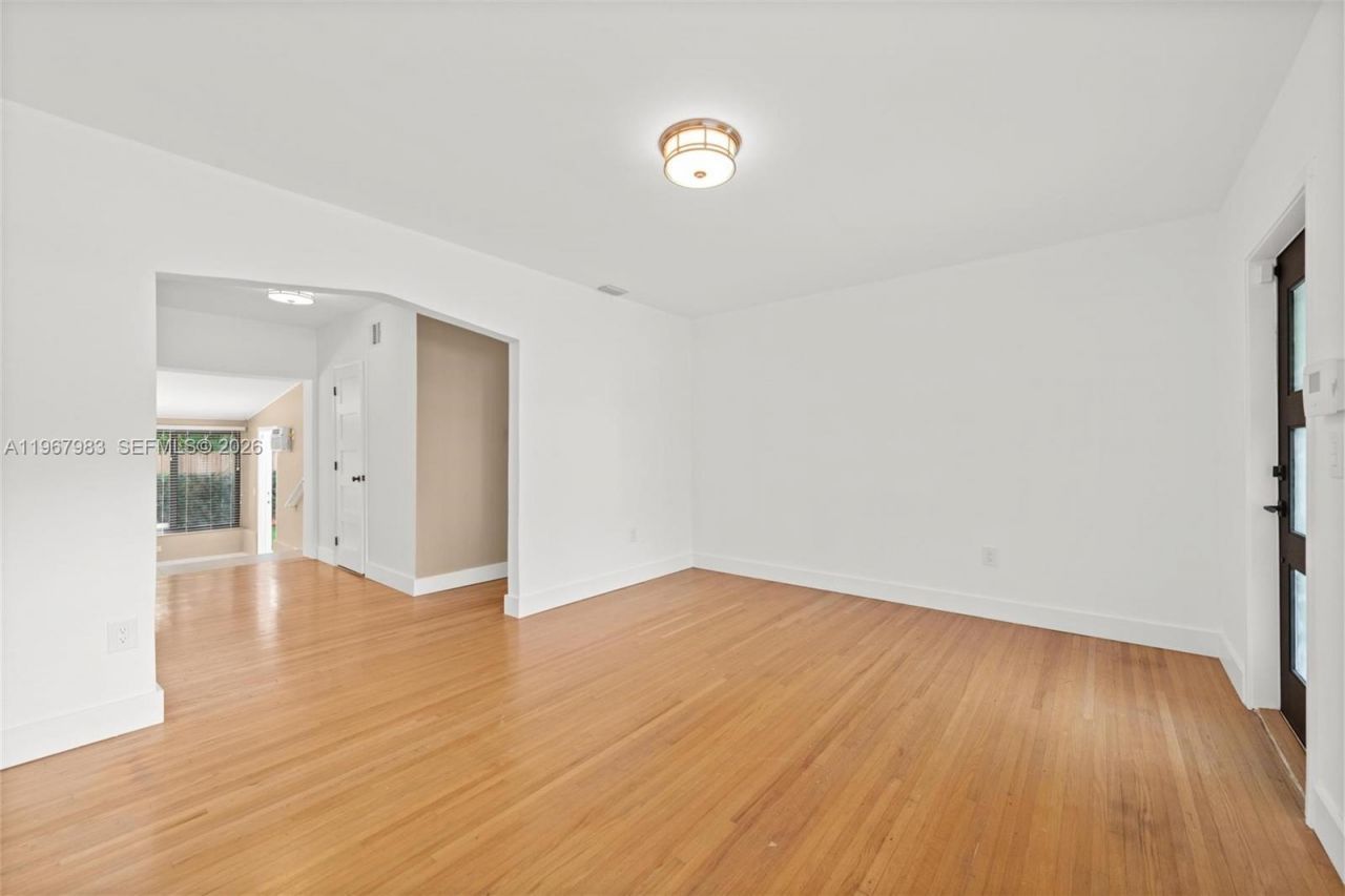 710 NE 62nd St , Miami, FL 33138 Photo