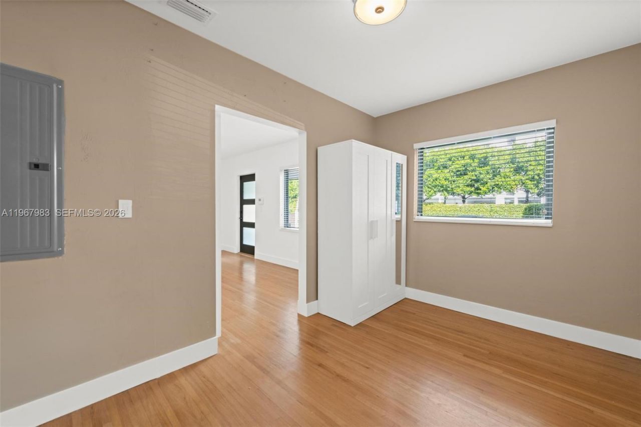 710 NE 62nd St , Miami, FL 33138 Photo