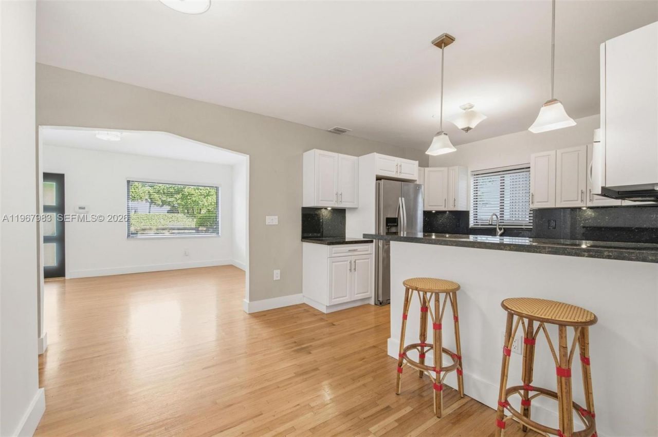 710 NE 62nd St , Miami, FL 33138 Photo