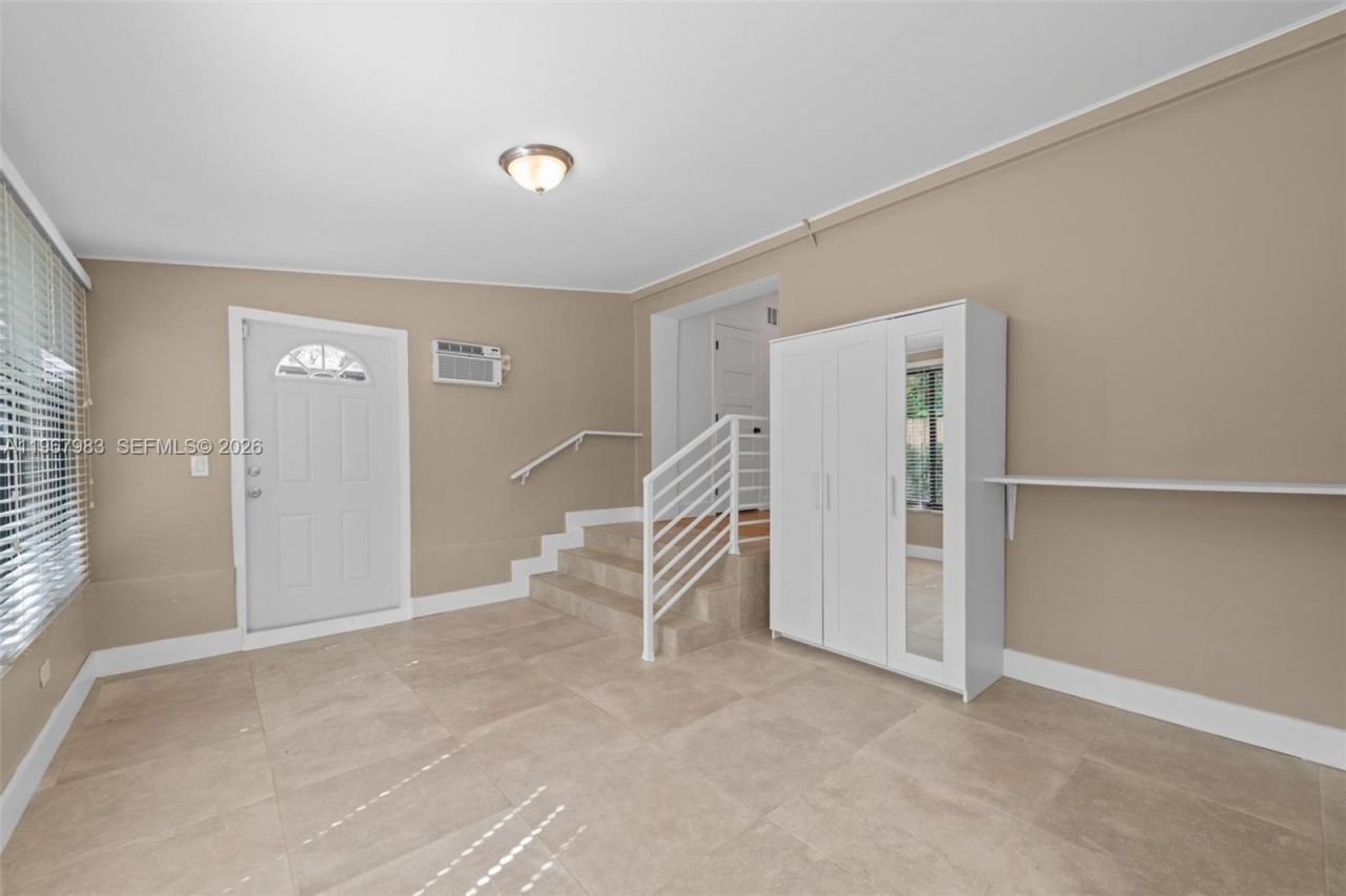 710 NE 62nd St , Miami, FL 33138 Photo