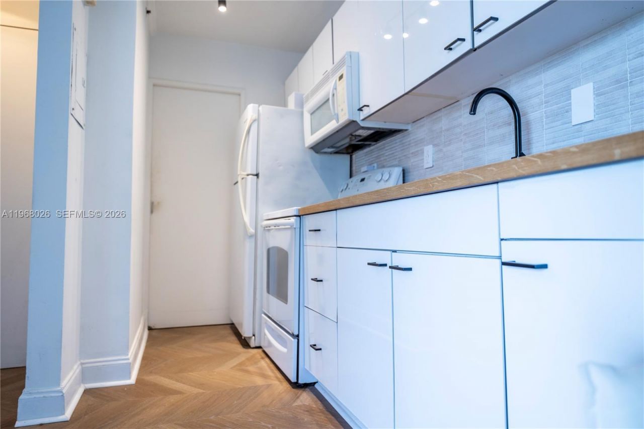 1255 W Collins Ave , Unit 604, Miami Beach, FL 33139 Photo