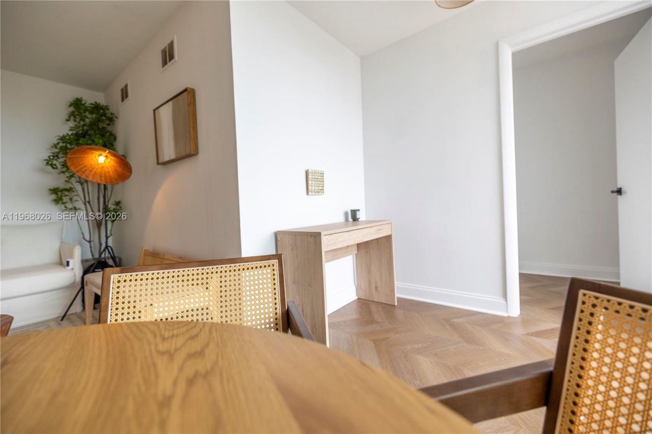 1255 W Collins Ave , Unit 604, Miami Beach, FL 33139 Photo