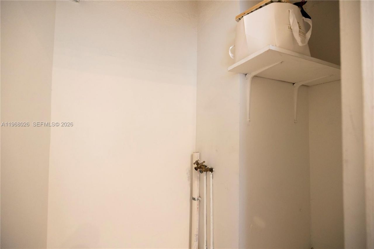 1255 W Collins Ave , Unit 604, Miami Beach, FL 33139 Photo