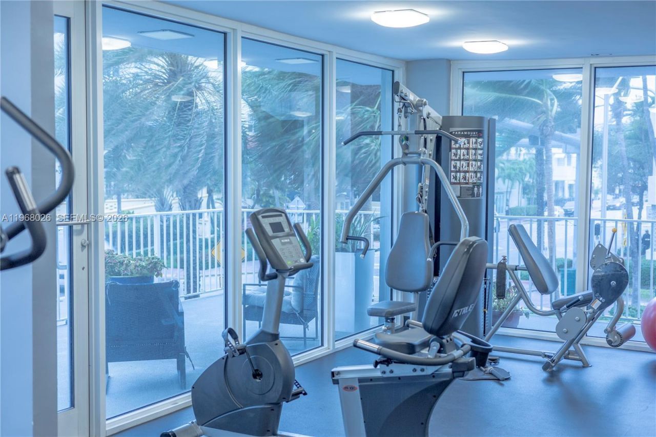 1255 W Collins Ave , Unit 604, Miami Beach, FL 33139 Photo