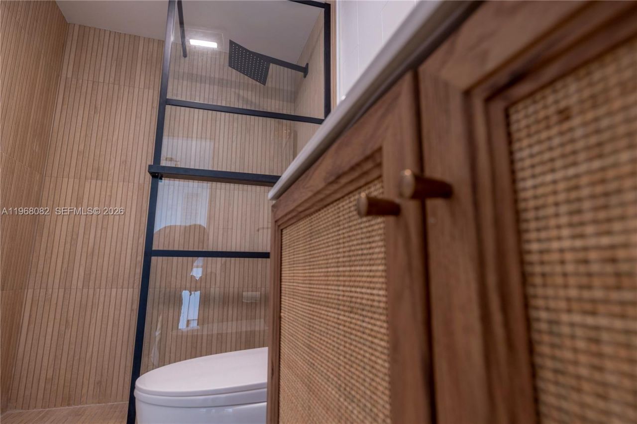 1255 W Collins Ave , Unit 604, Miami Beach, FL 33139 Photo