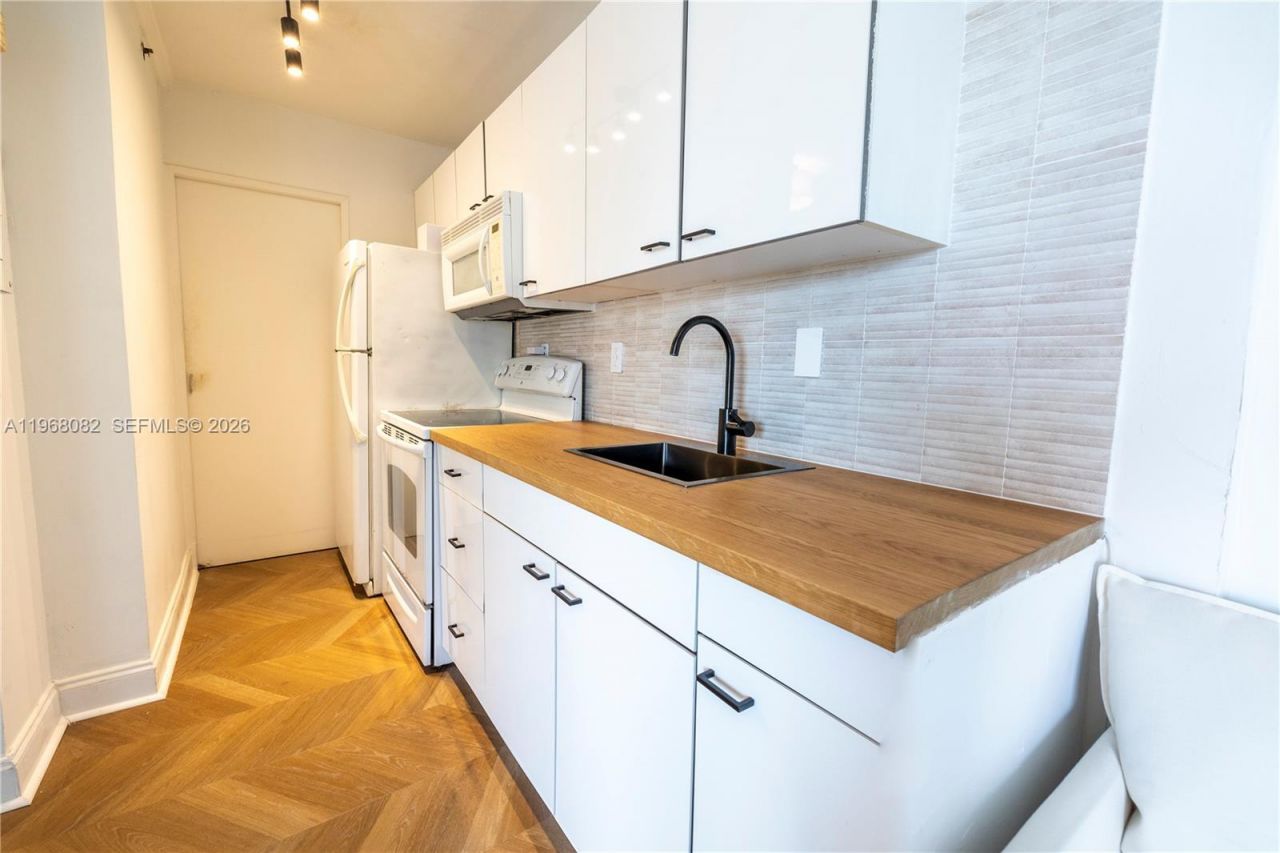 1255 W Collins Ave , Unit 604, Miami Beach, FL 33139 Photo