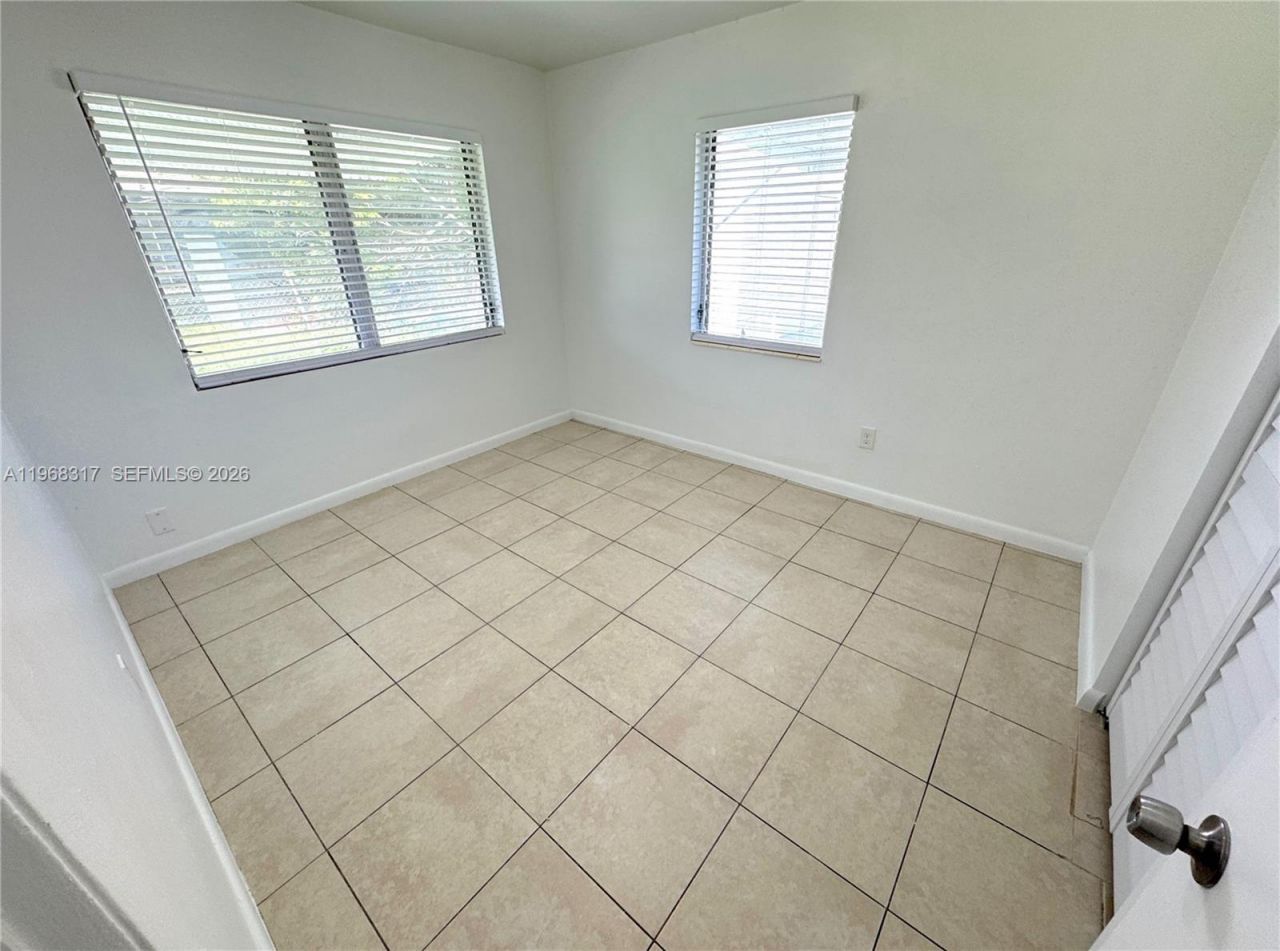 1641 NW 24th Ter, Fort Lauderdale, FL 33311 Photo