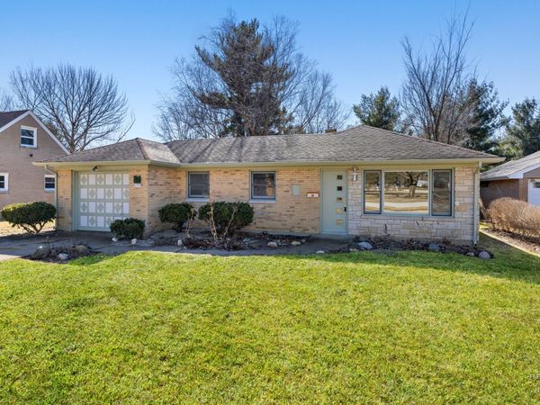 479 Porter Avenue, Crystal Lake, IL 60014