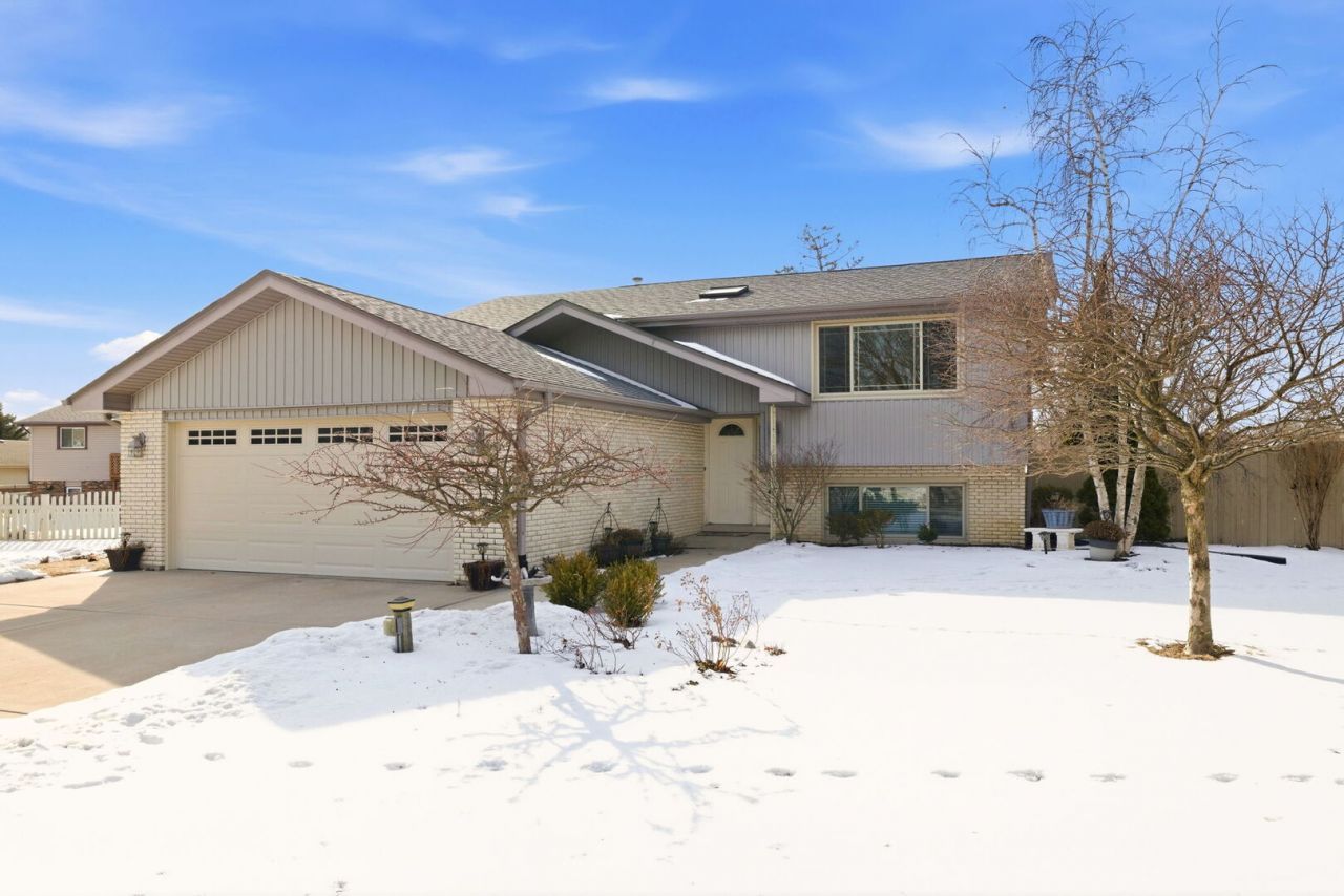 14836 S Cricketwood Drive, Homer Glen, IL 60491 Main Photo