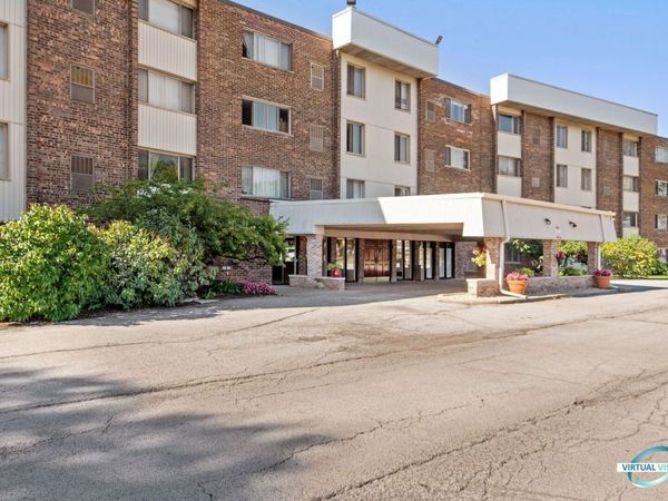 841 N York Street, Unit 202, Elmhurst, IL 60126