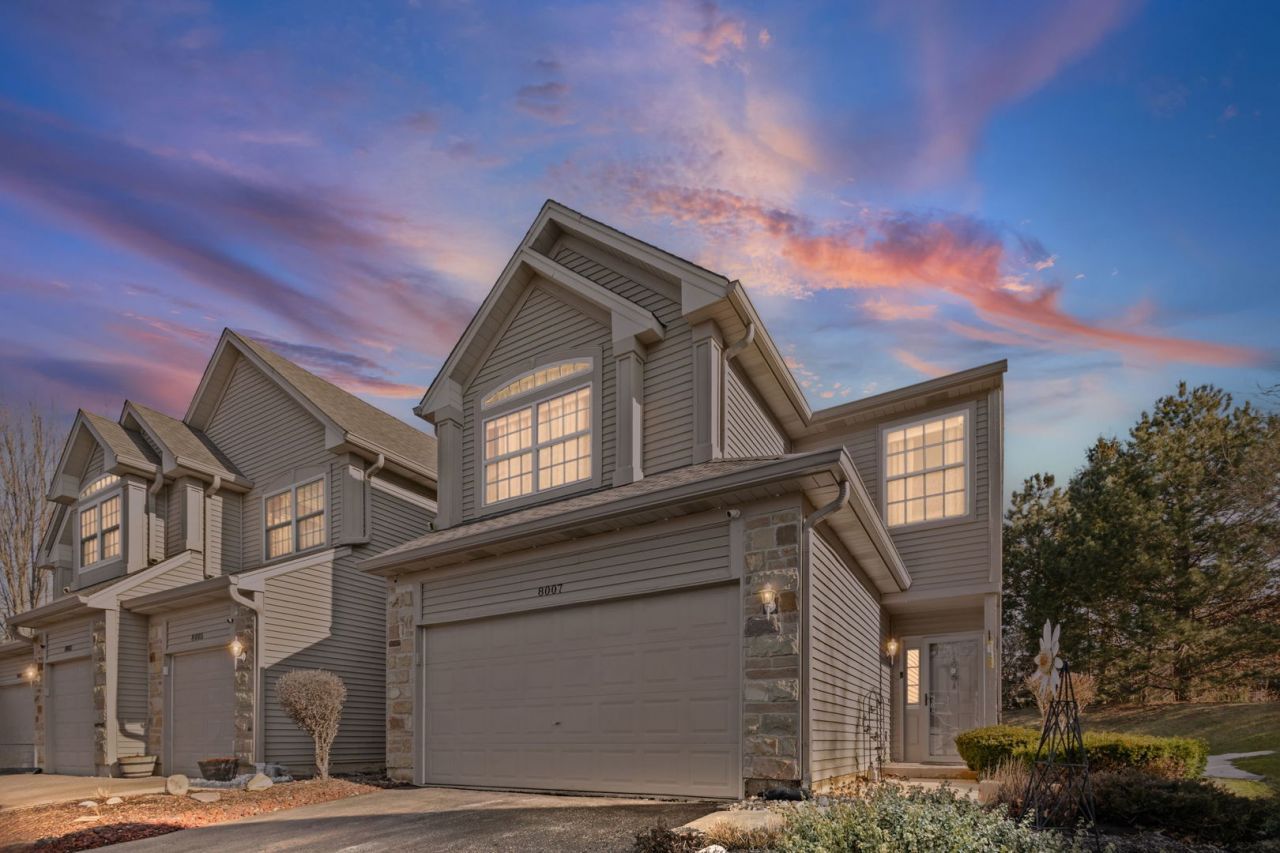 8007 Sierra Woods Lane, Carpentersville, IL 60110 Main Photo