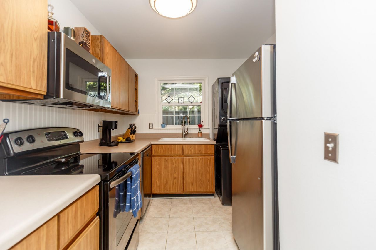 207 Saint Charles Court Photo 13