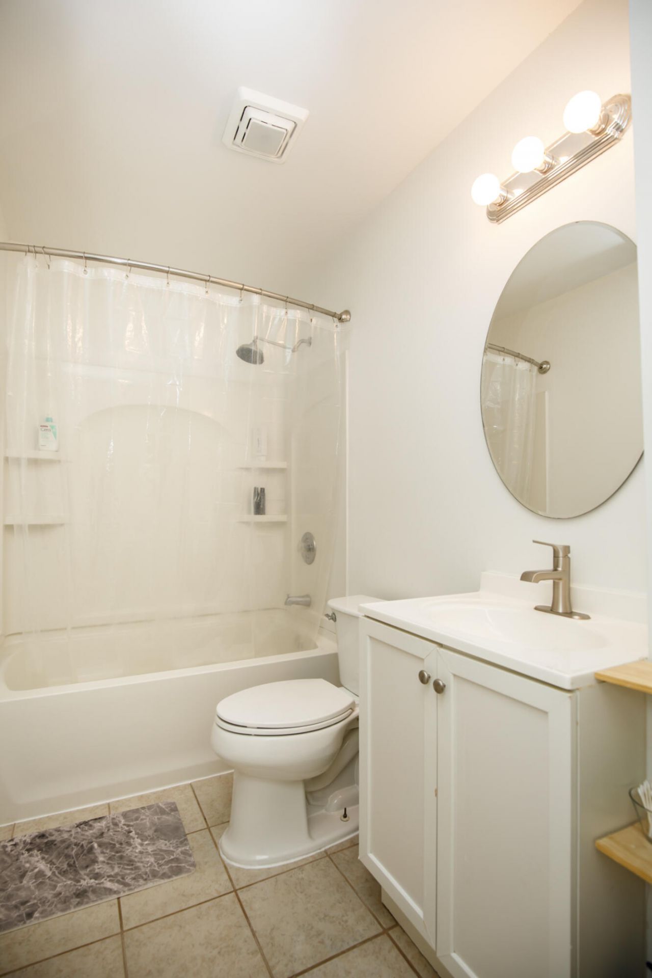 207 Saint Charles Court Photo 20