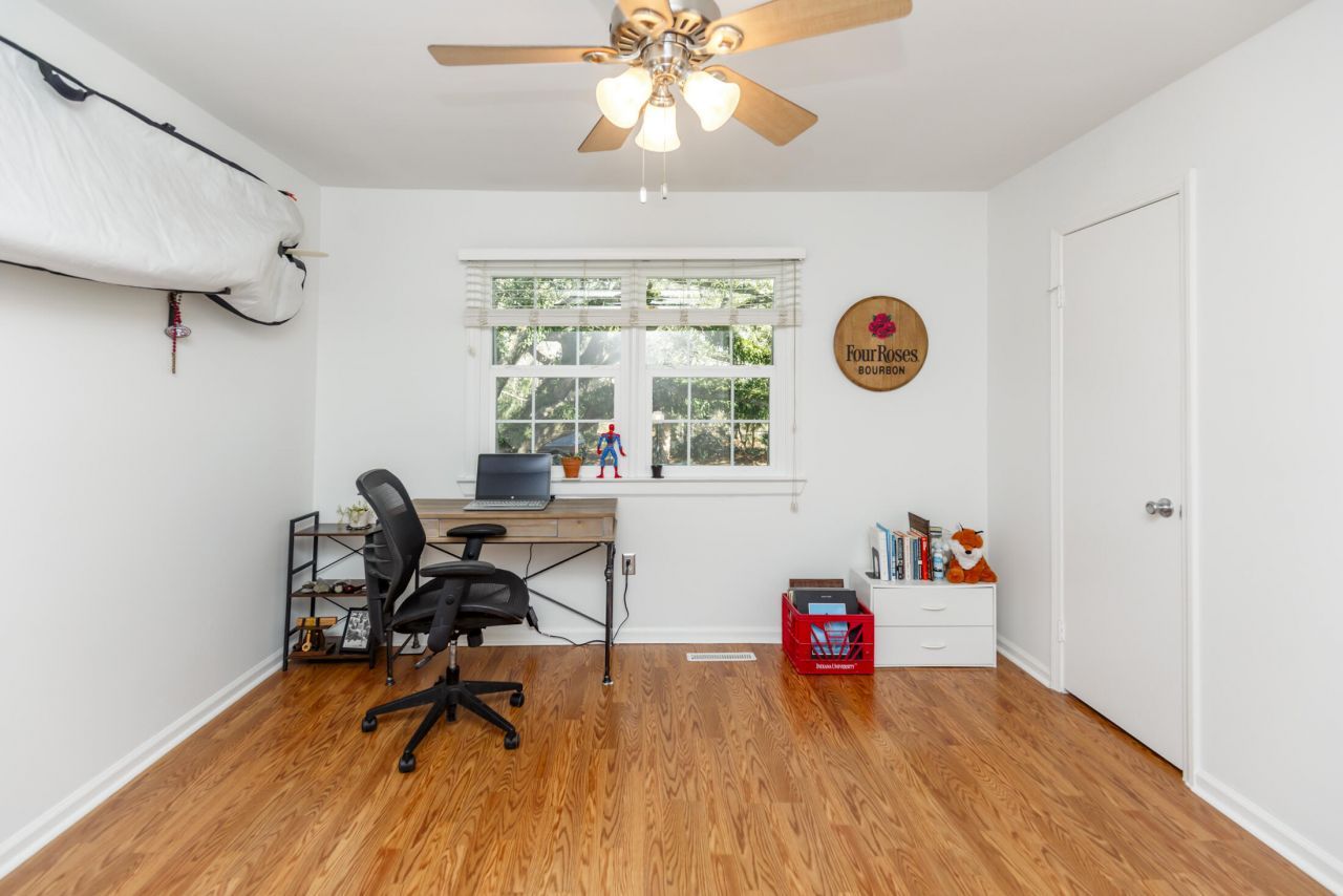 207 Saint Charles Court Photo 22