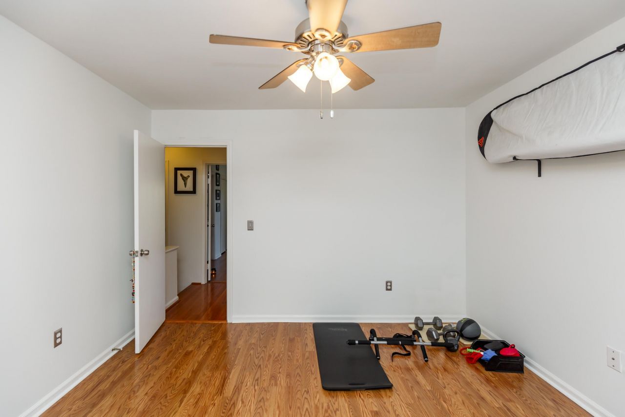 207 Saint Charles Court Photo 23