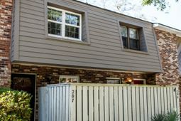 207 Saint Charles Court photo 4