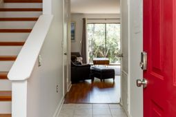 207 Saint Charles Court photo 4