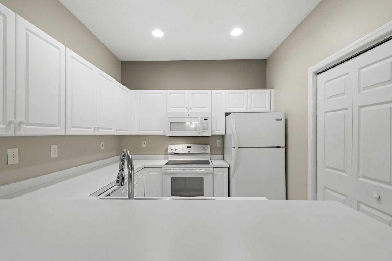 4661 Lightkeepers Way  Photo 10