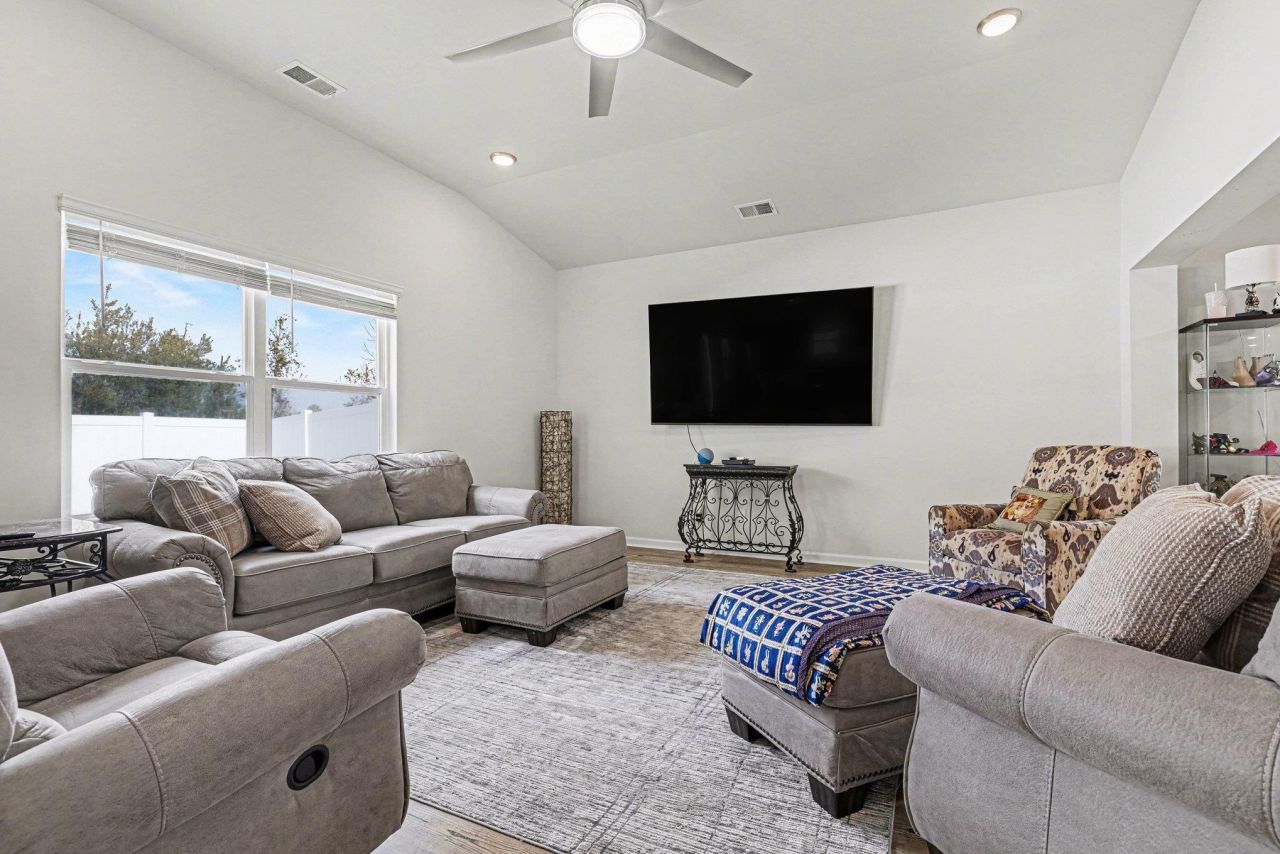 330 High Falls Dr.  Photo 5