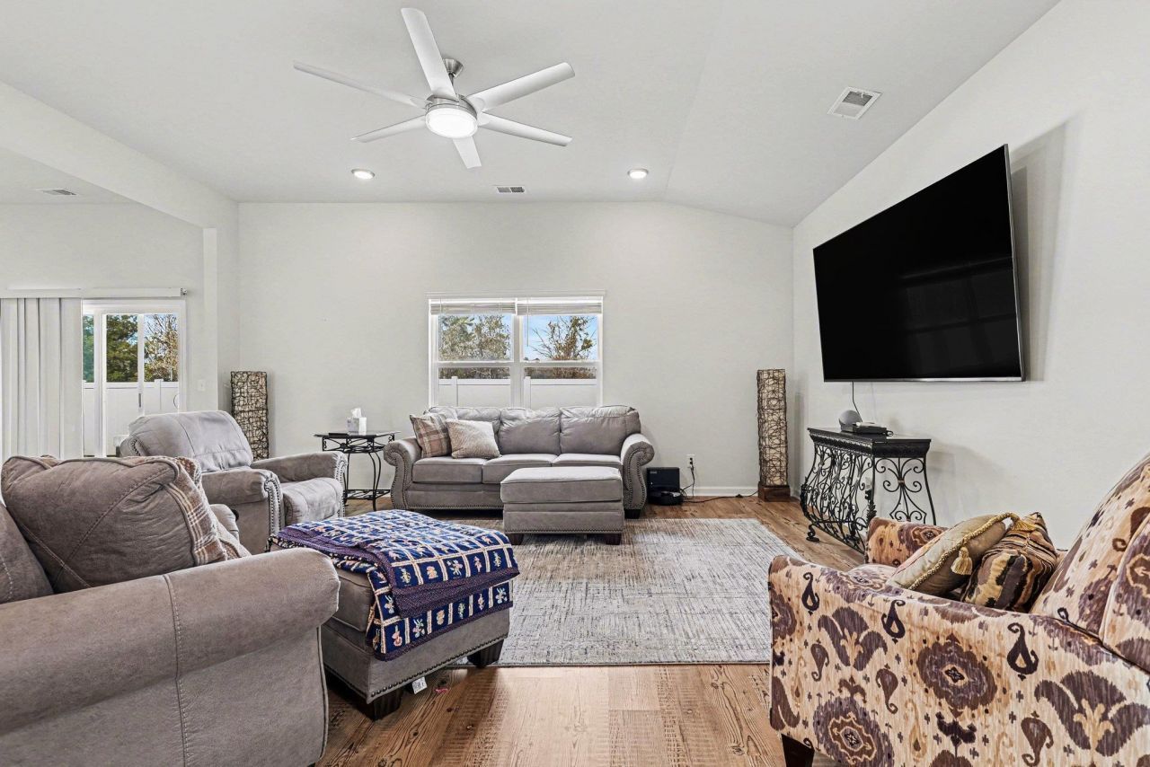 330 High Falls Dr.  Photo 6