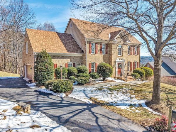 5852 Salisbury DR, Roanoke, VA 24018