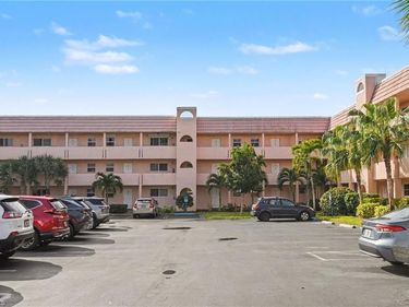 200 Forest Lakes BLVD , Unit 305, NAPLES, FL 34105