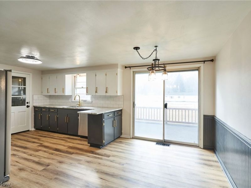 8484 Traphagen Street NW, Massillon, OH 44646 Photo 2