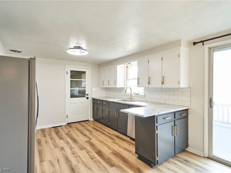 8484 Traphagen Street NW, Massillon, OH 44646 Photo 3