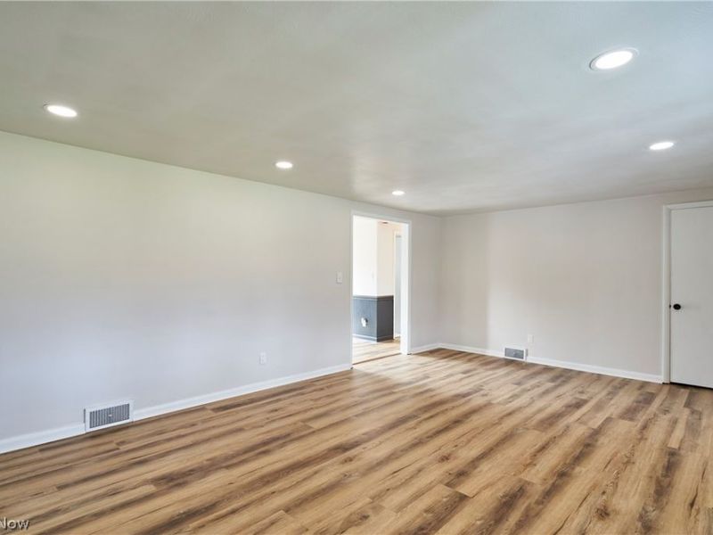 8484 Traphagen Street NW, Massillon, OH 44646 Photo 8