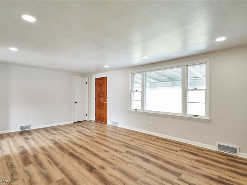 8484 Traphagen Street NW, Massillon, OH 44646 Photo 9