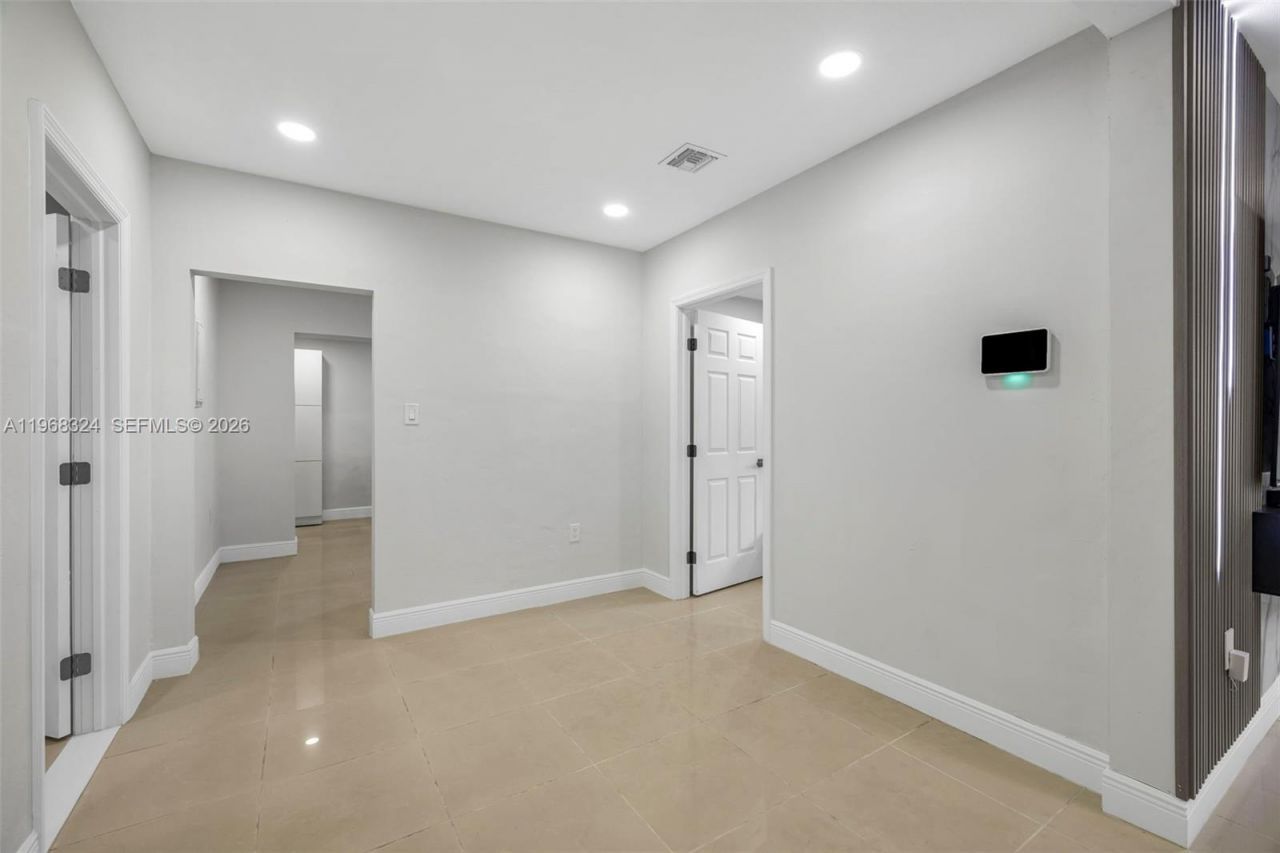 2244 SW 10th St, Unit 2244, Miami, FL 33135 Photo