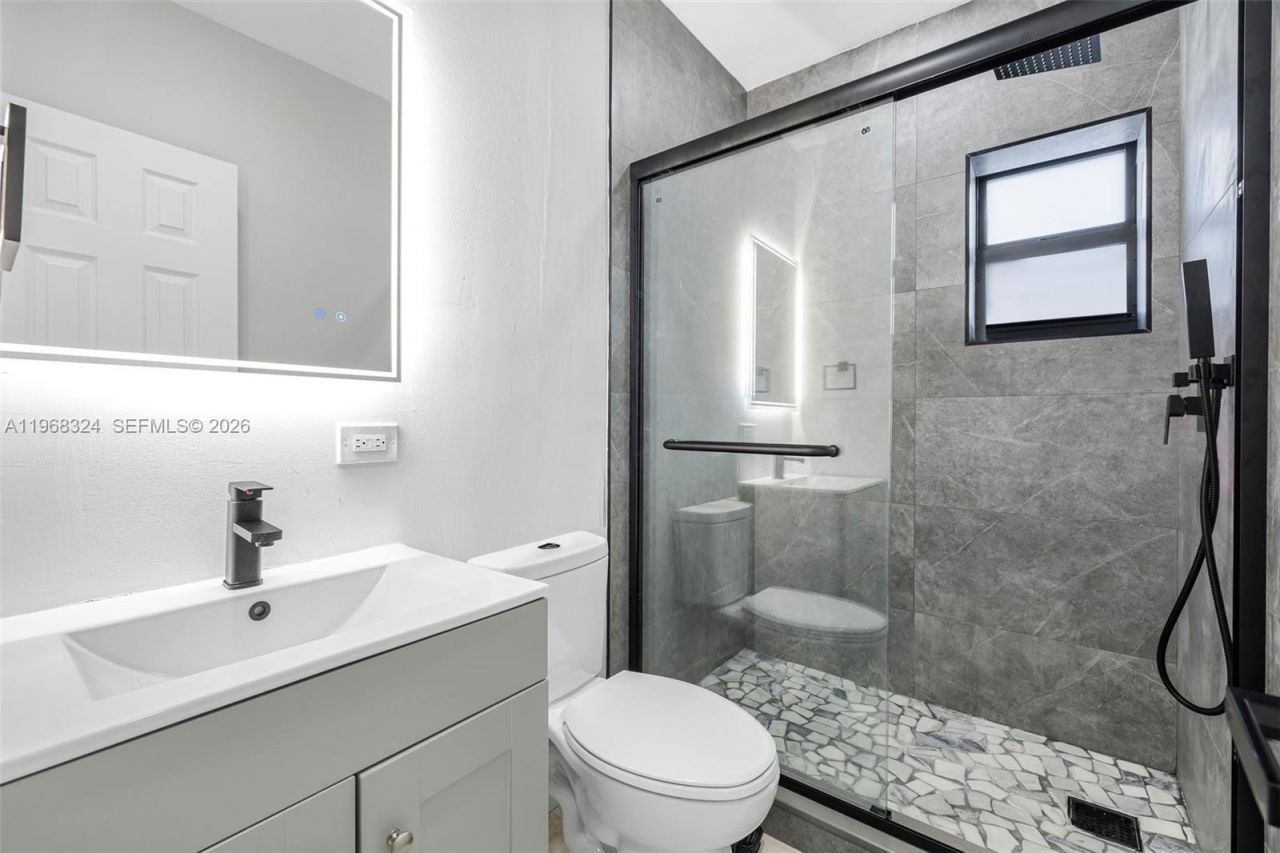 2244 SW 10th St, Unit 2244, Miami, FL 33135 Photo