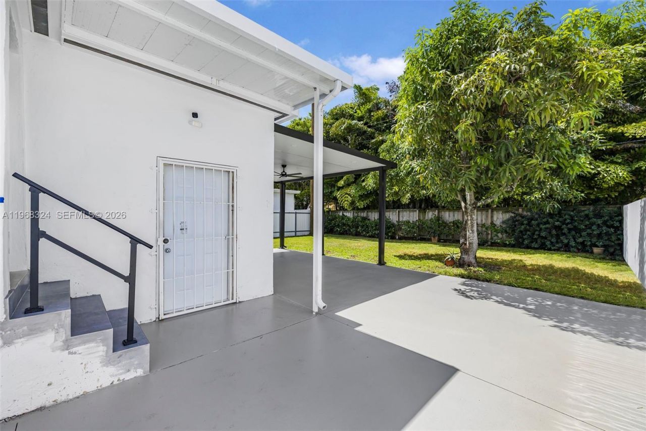 2244 SW 10th St, Unit 2244, Miami, FL 33135 Photo