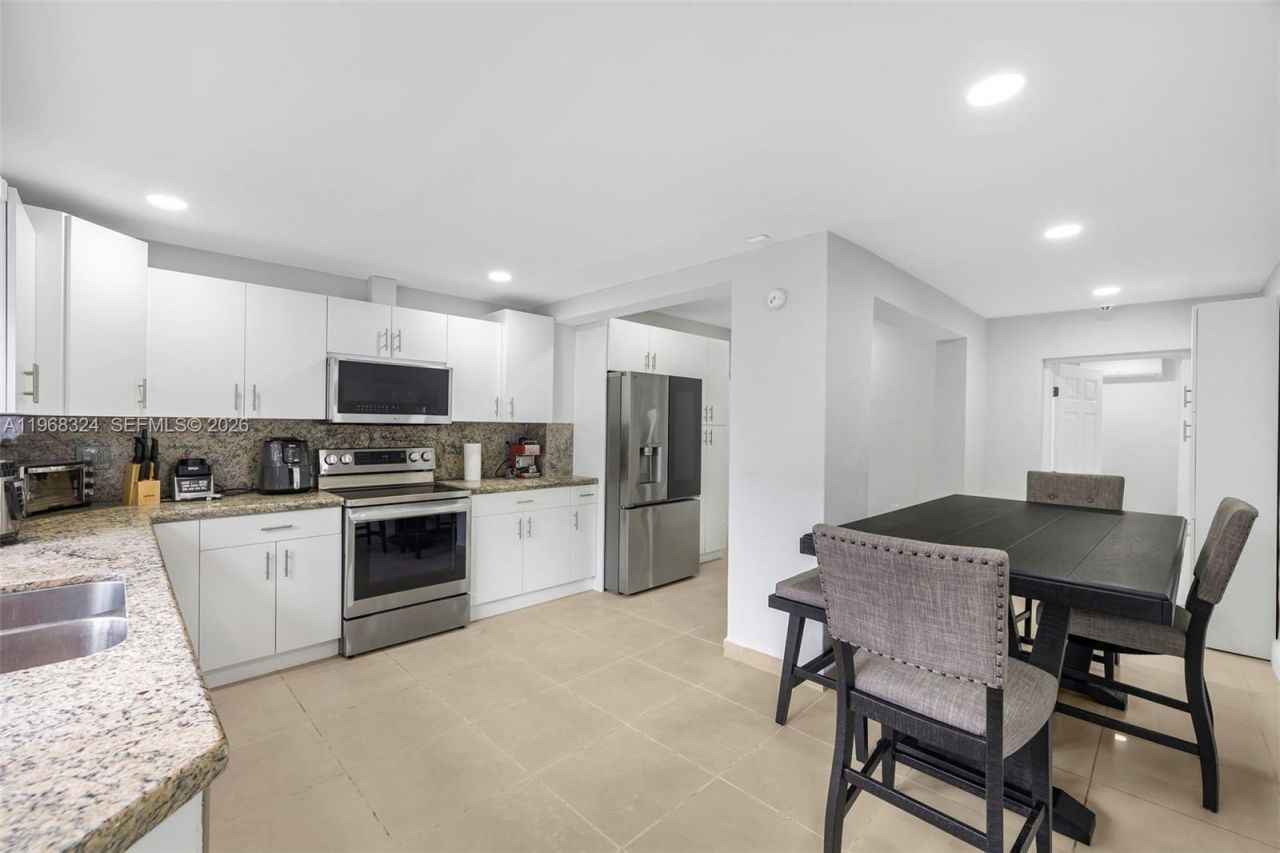 2244 SW 10th St, Unit 2244, Miami, FL 33135 Photo