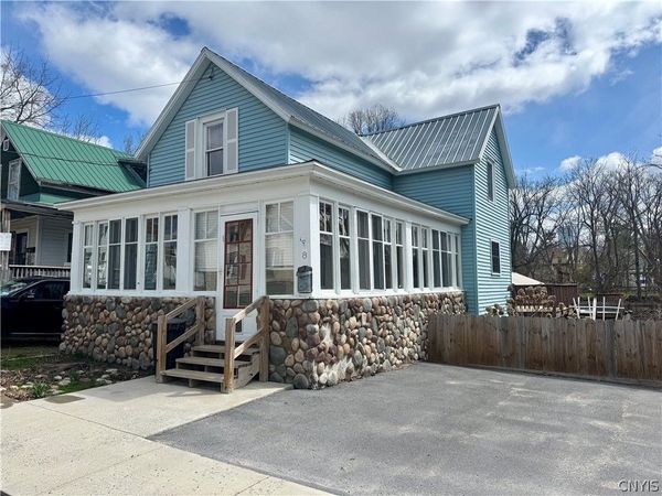 8 2nd Street, Alexandria Bay, NY 13607