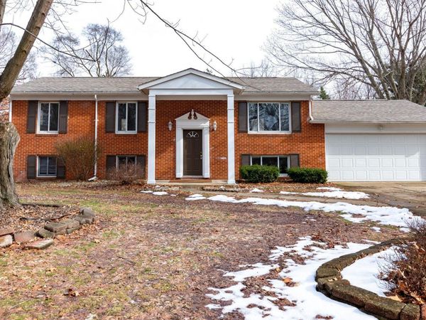 52310 Winding Waters Lane, Elkhart, IN 46514