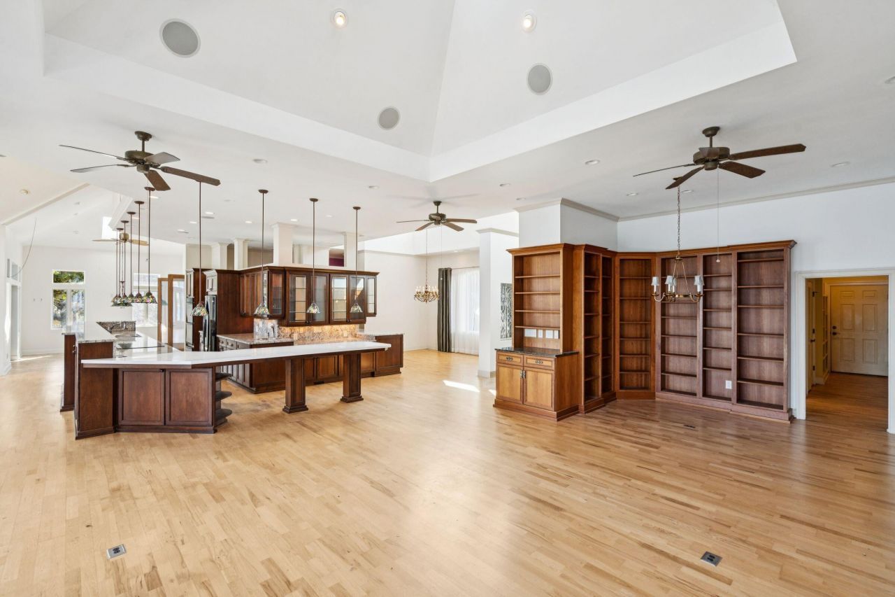 1200 Waterfront Drive Photo 10