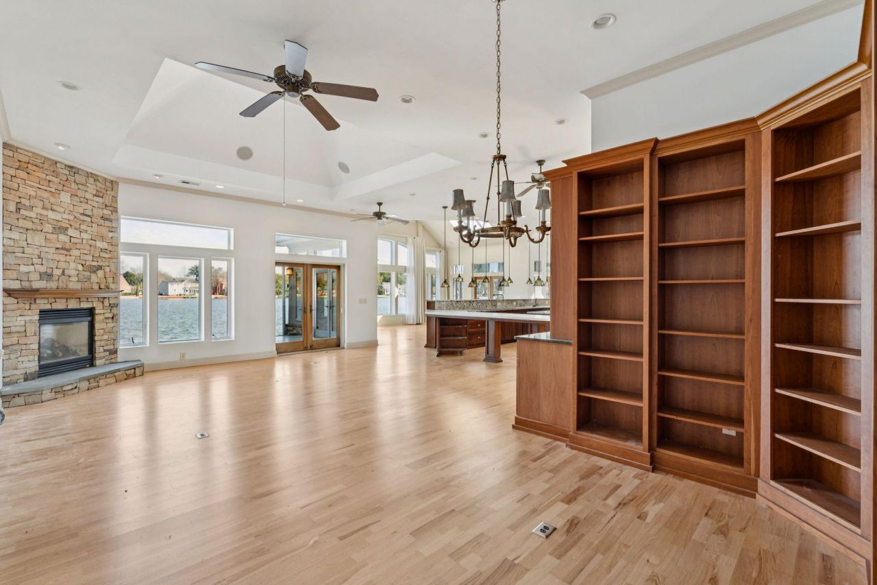 1200 Waterfront Drive Photo 11