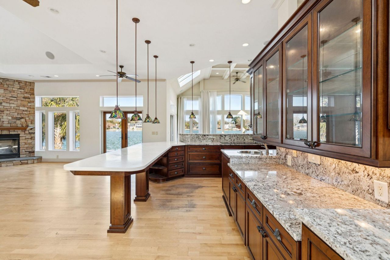 1200 Waterfront Drive Photo 14