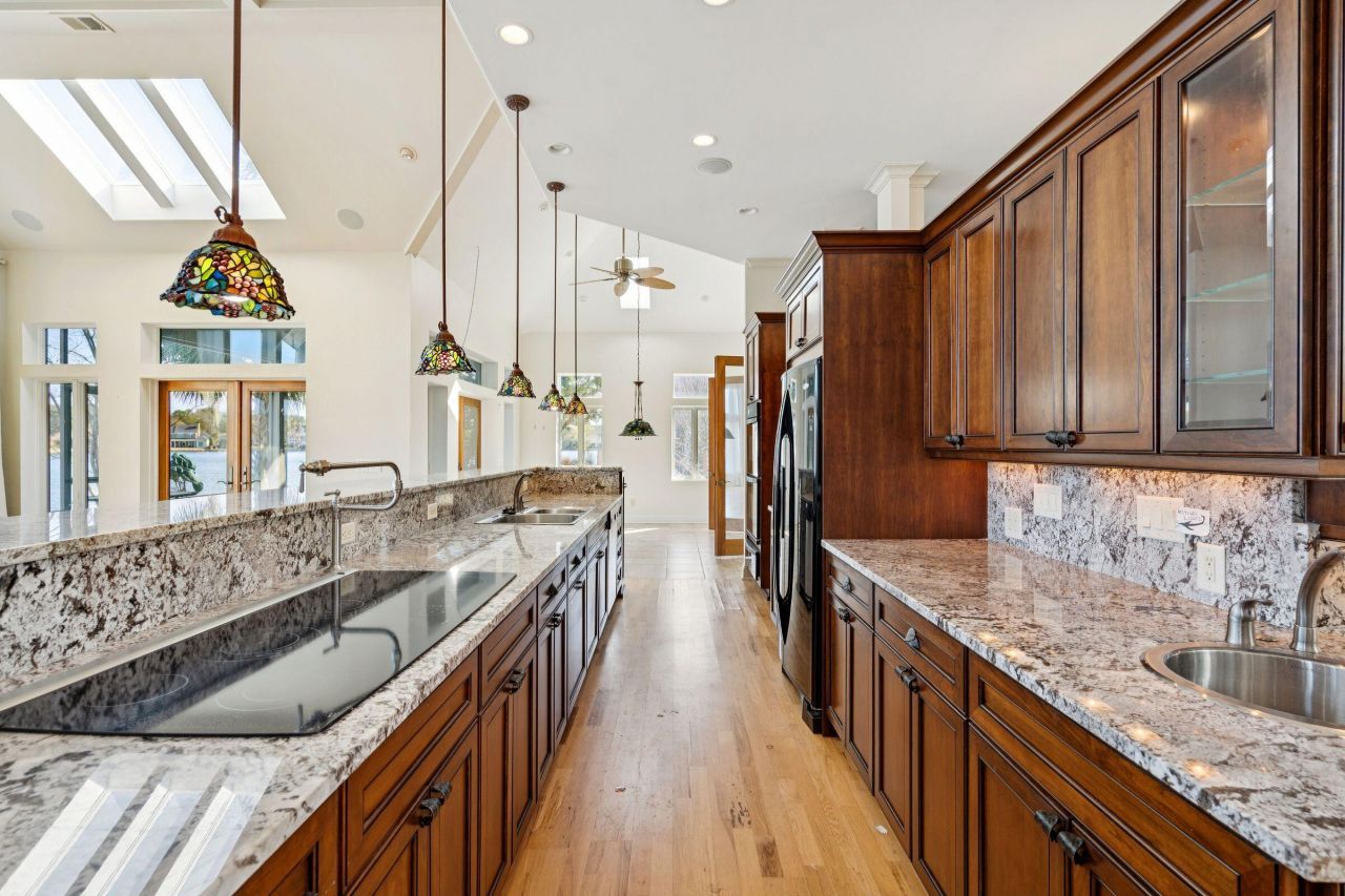 1200 Waterfront Drive Photo 18