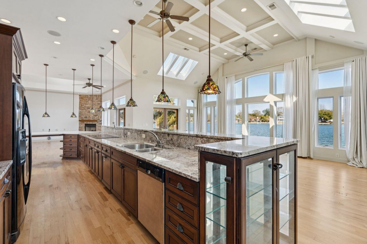 1200 Waterfront Drive Photo 19