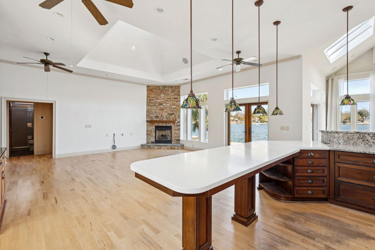 1200 Waterfront Drive Photo 8