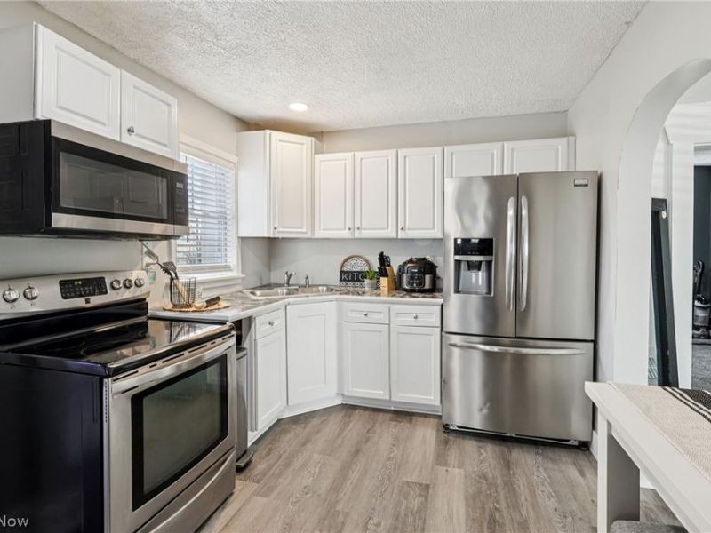 575 Flora Avenue, Akron, OH 44314 Photo 10