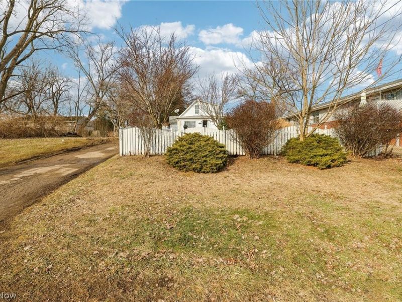 575 Flora Avenue, Akron, OH 44314 Photo 3