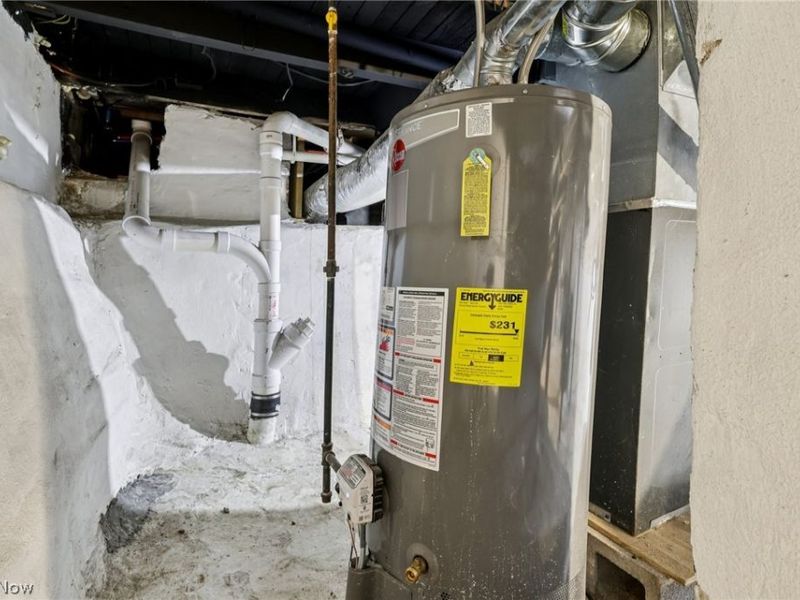 575 Flora Avenue, Akron, OH 44314 Photo 37